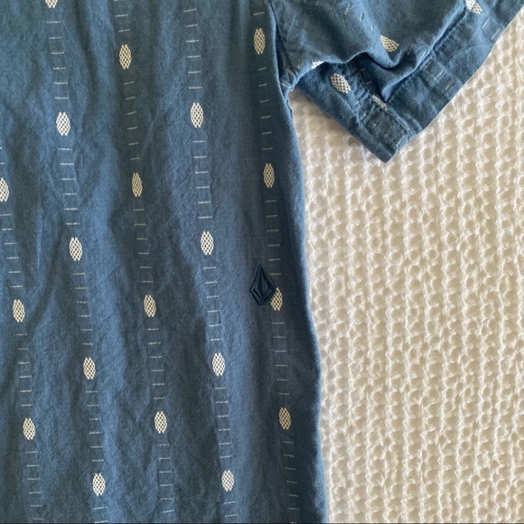Volcom Button Up - Picture 5 of 5